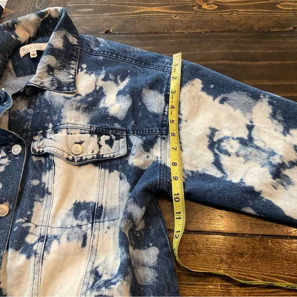 Peach Love California Blue and White Tie-Dye Jean Jacket - Picture 5 of 9